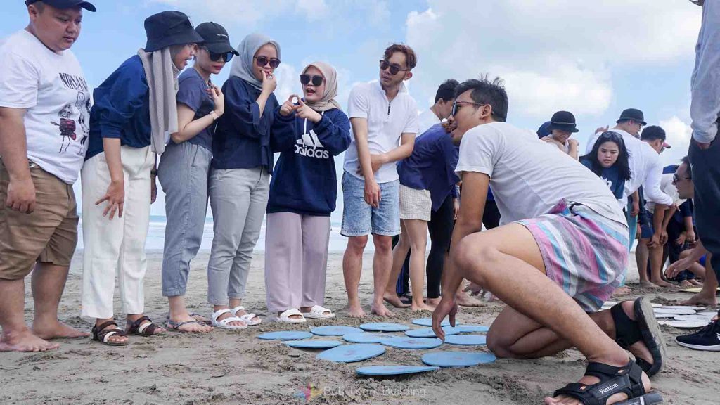 Harga Sewa Pantai di Bali untuk Aktivitas Outbound 2025 2 Pantai Kuta Bali untuk aktivitas outbound dengan pasir putih dan pemandangan laut